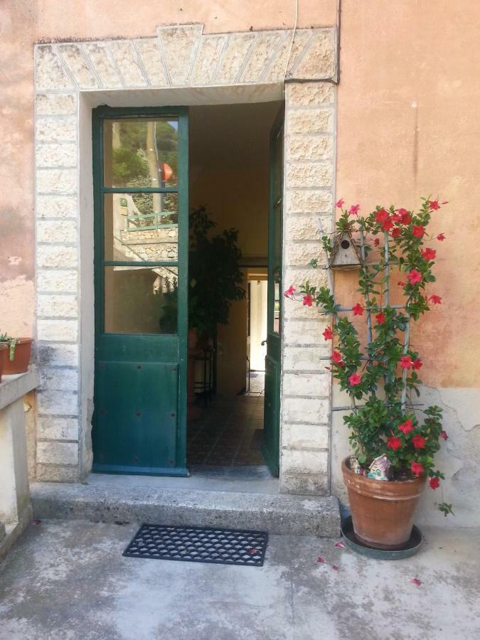 Via Cavasola Lägenhet Finale Ligure Exteriör bild